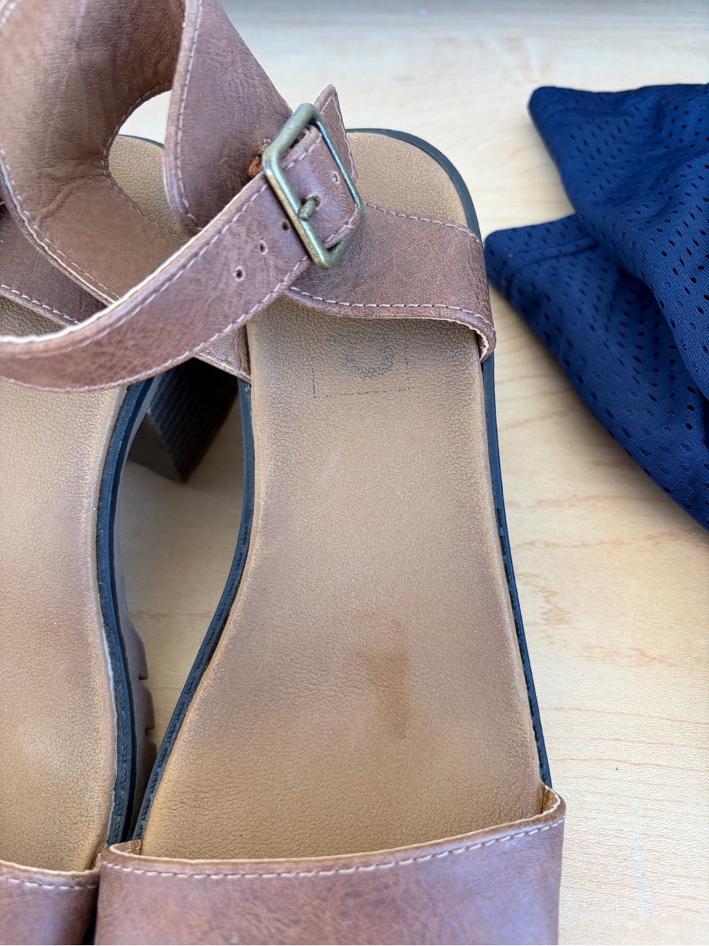 Pop Women’s Brown Ankle-Strap Sandals Women’s Size 7.5 - Picture 3 of 16